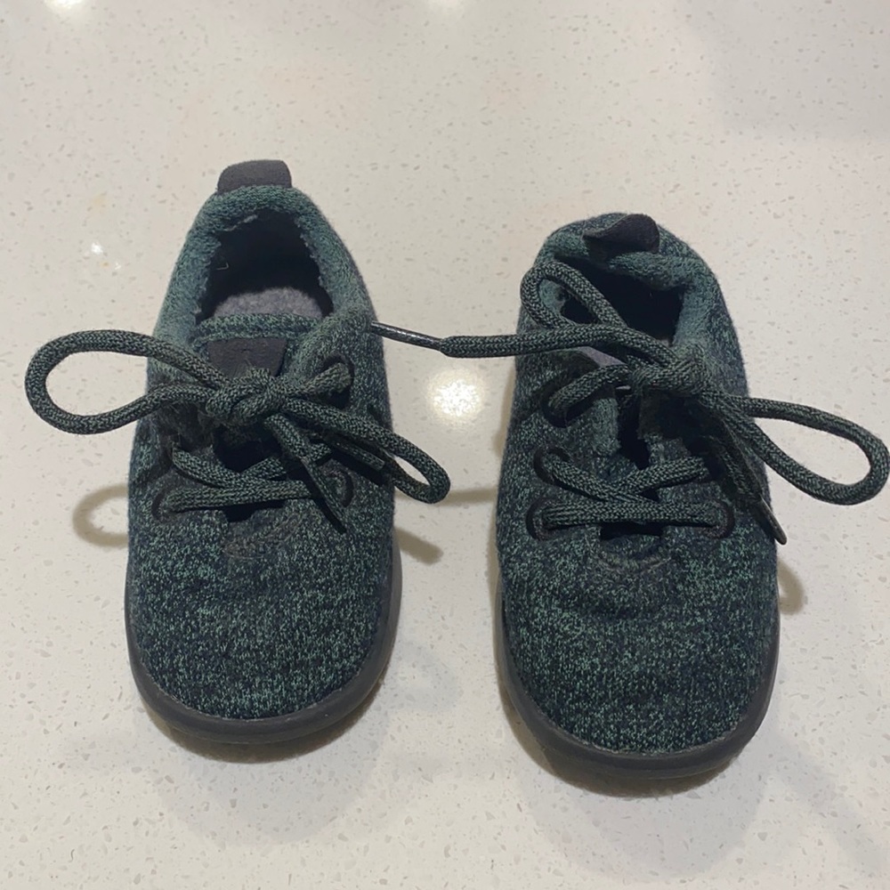 Allbirds heathered green small birds shoes